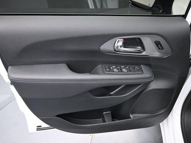 new 2025 Chrysler Pacifica car, priced at $40,546
