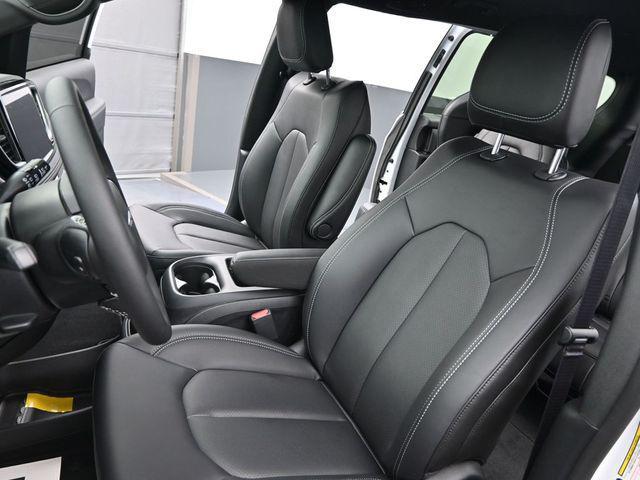 new 2025 Chrysler Pacifica car, priced at $40,546