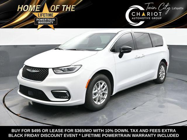 new 2025 Chrysler Pacifica car, priced at $38,444