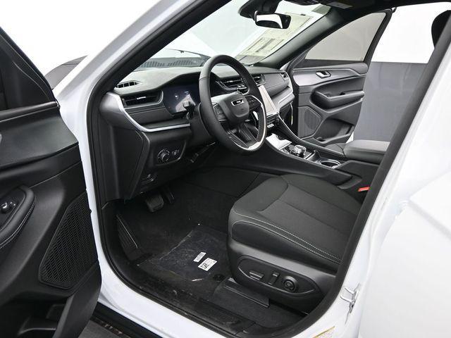 new 2025 Jeep Grand Cherokee L car, priced at $42,280