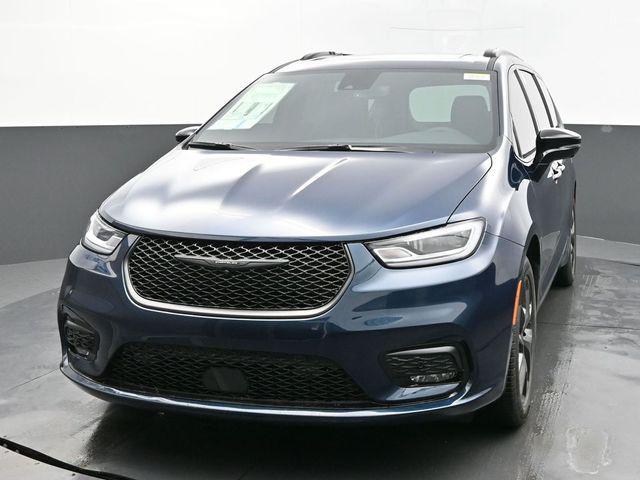 new 2025 Chrysler Pacifica car, priced at $56,365