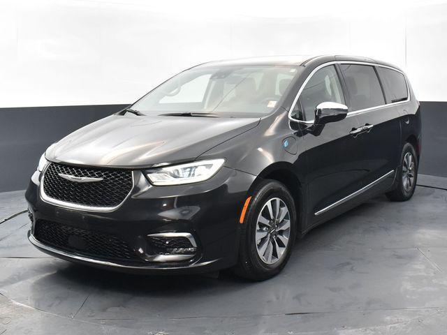 used 2022 Chrysler Pacifica Hybrid car, priced at $31,788