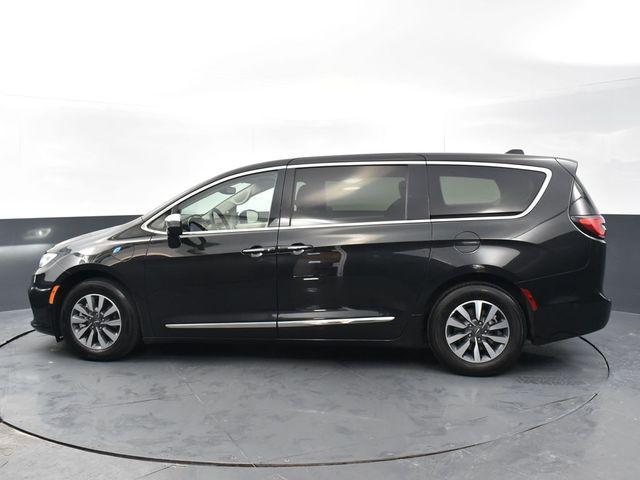 used 2022 Chrysler Pacifica Hybrid car, priced at $31,788