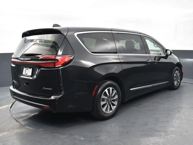 used 2022 Chrysler Pacifica Hybrid car, priced at $31,788