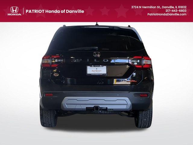 new 2025 Honda Pilot car, priced at $44,586