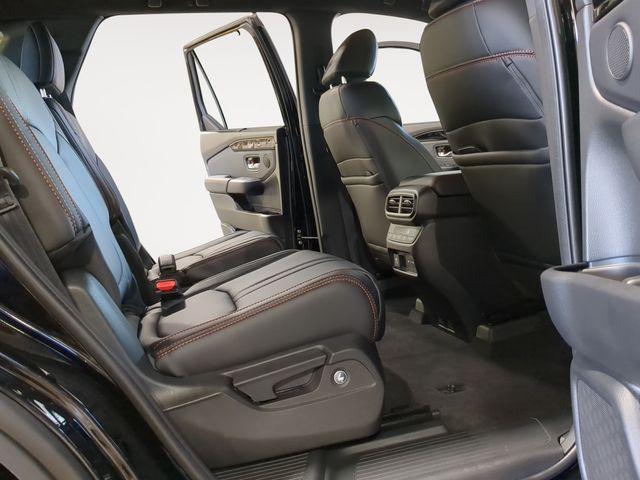 new 2025 Honda Pilot car, priced at $44,586