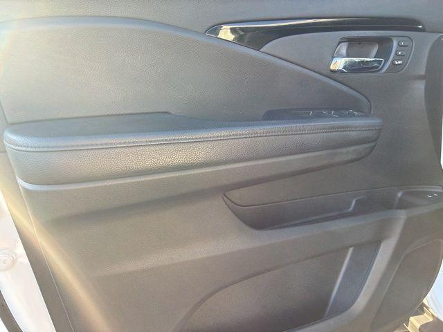 used 2021 Honda Pilot car, priced at $28,547