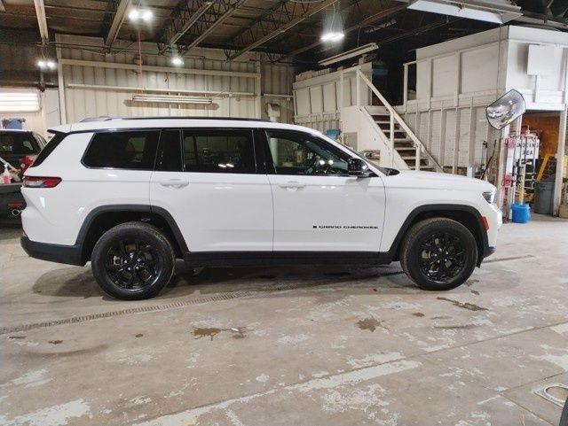 used 2024 Jeep Grand Cherokee L car, priced at $34,997