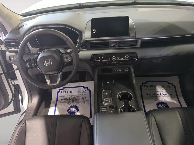 new 2025 Honda Pilot car, priced at $44,047
