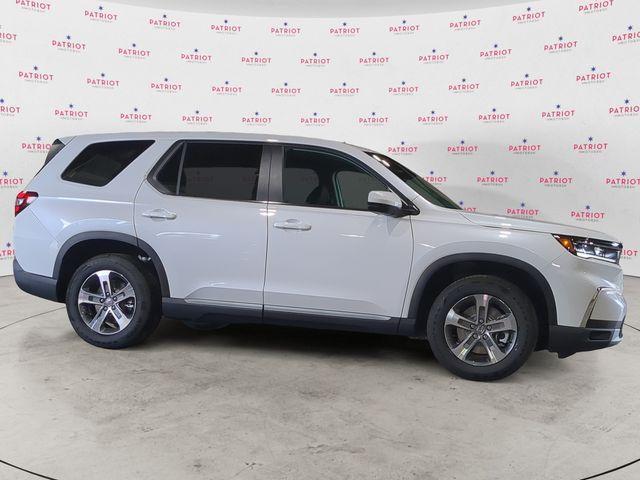 new 2025 Honda Pilot car, priced at $44,047