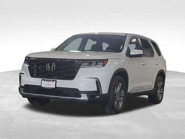new 2025 Honda Pilot car, priced at $44,047