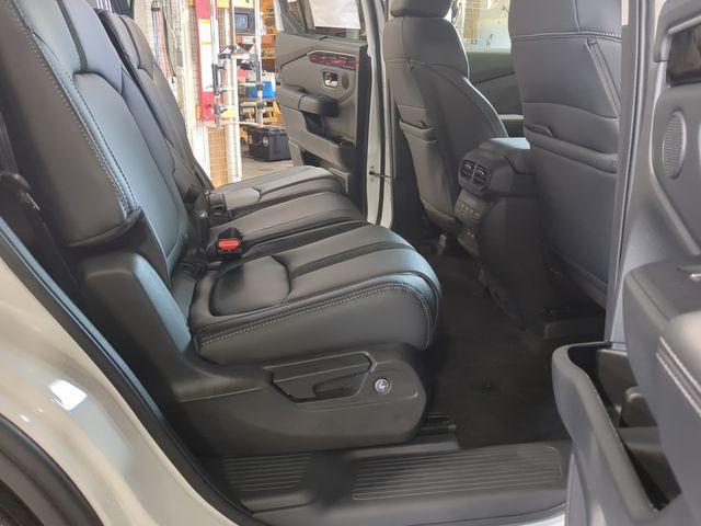 new 2025 Honda Pilot car, priced at $44,047