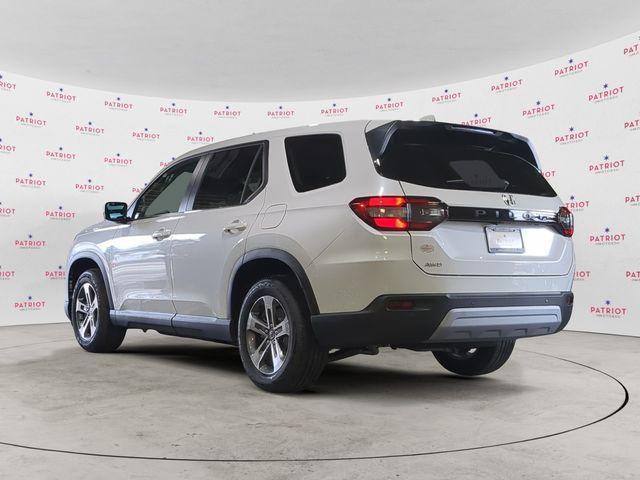 new 2025 Honda Pilot car, priced at $44,047