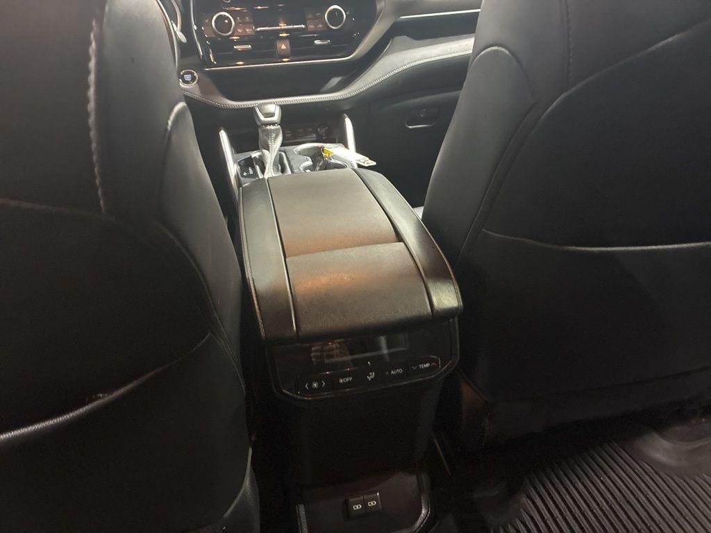 used 2023 Toyota Highlander car, priced at $33,997
