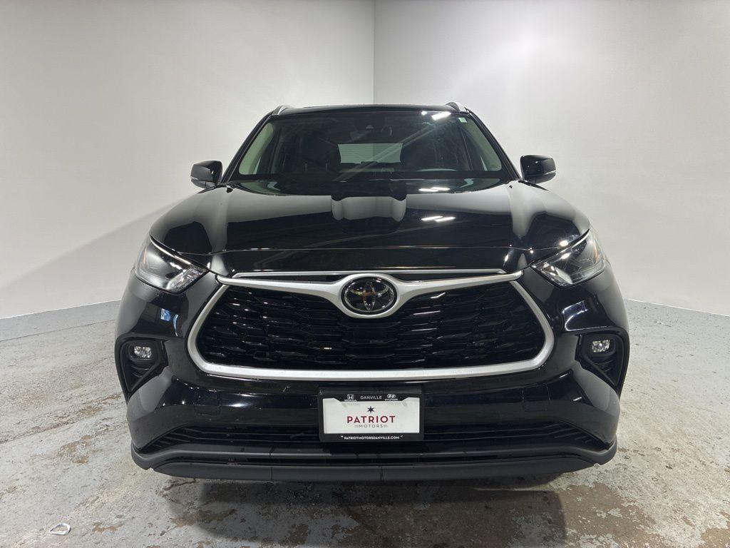 used 2023 Toyota Highlander car, priced at $33,997