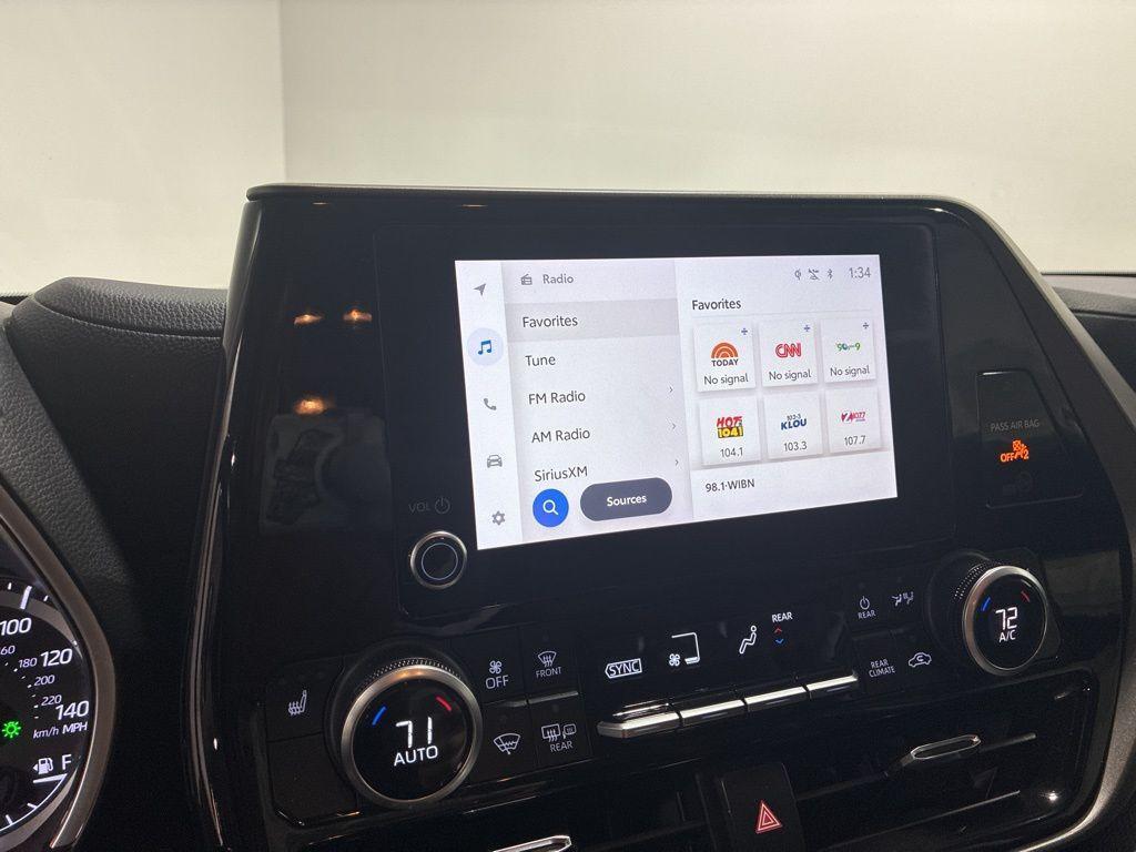 used 2023 Toyota Highlander car, priced at $33,997