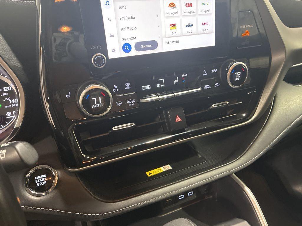 used 2023 Toyota Highlander car, priced at $33,997