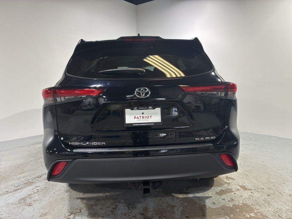 used 2023 Toyota Highlander car, priced at $33,997