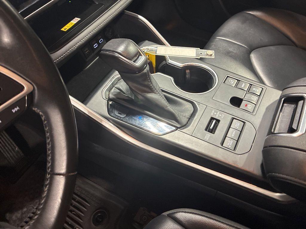 used 2023 Toyota Highlander car, priced at $33,997