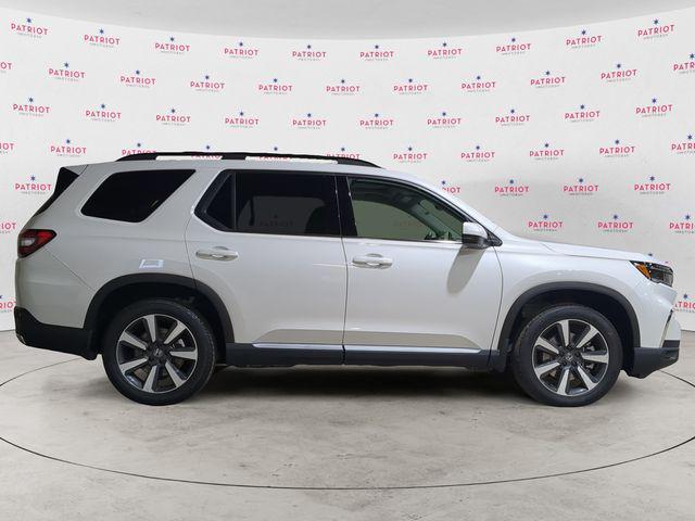 new 2025 Honda Pilot car, priced at $47,709