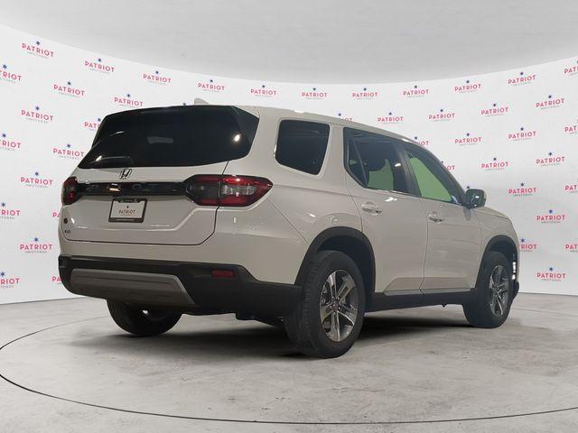 new 2025 Honda Pilot car, priced at $44,364