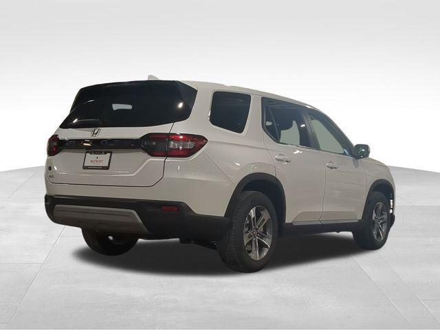 new 2025 Honda Pilot car, priced at $44,364