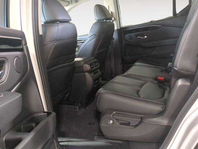 new 2025 Honda Pilot car, priced at $44,364