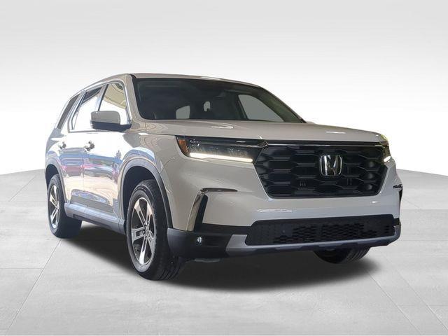 new 2025 Honda Pilot car, priced at $44,364