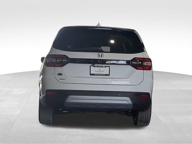 new 2025 Honda Pilot car, priced at $44,364