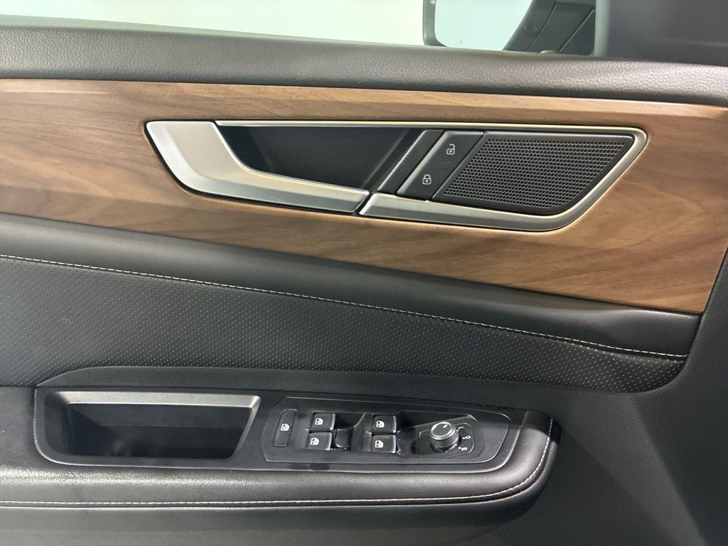 used 2024 Volkswagen Atlas car, priced at $27,997