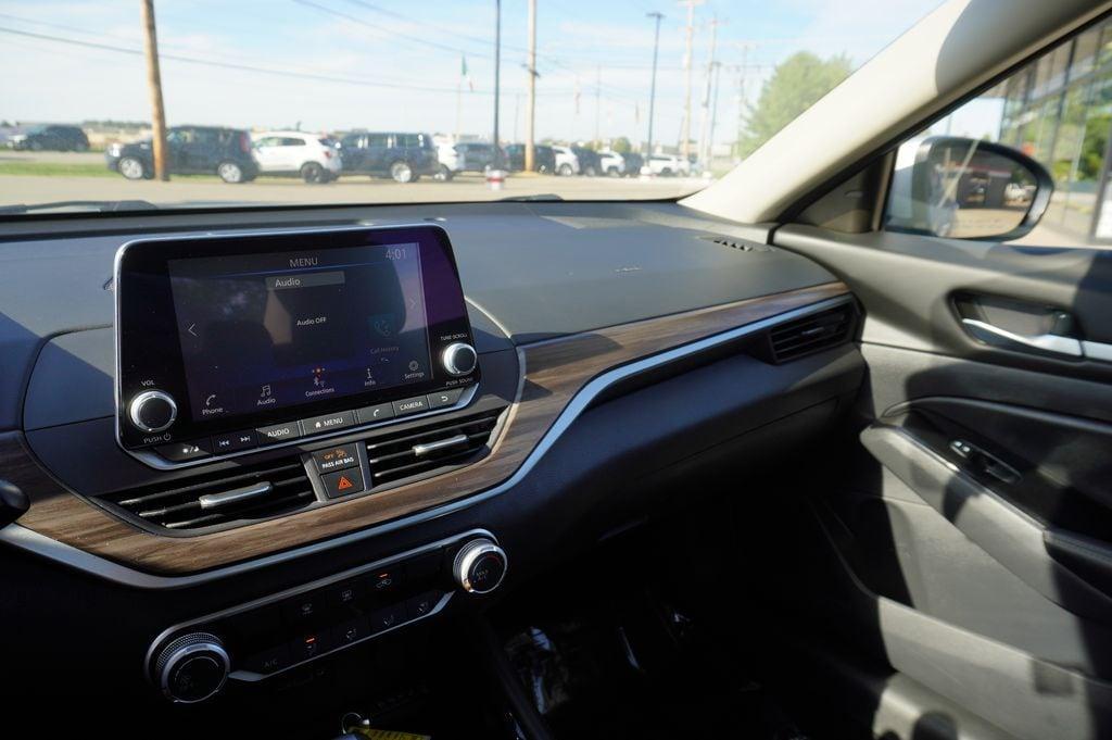 used 2023 Nissan Altima car, priced at $23,270