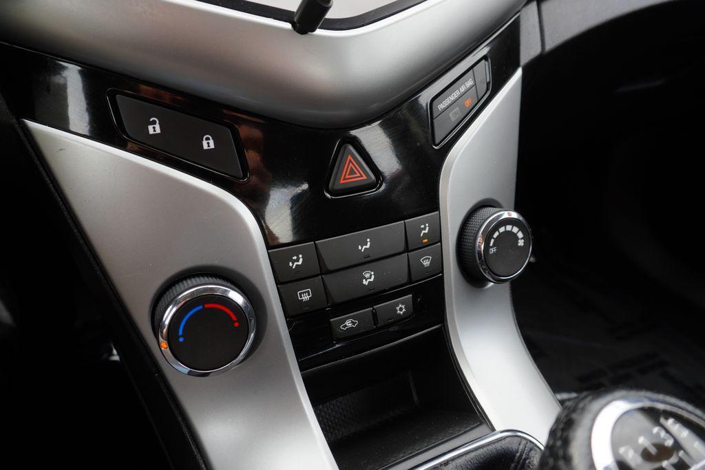 used 2014 Chevrolet Cruze car, priced at $9,900