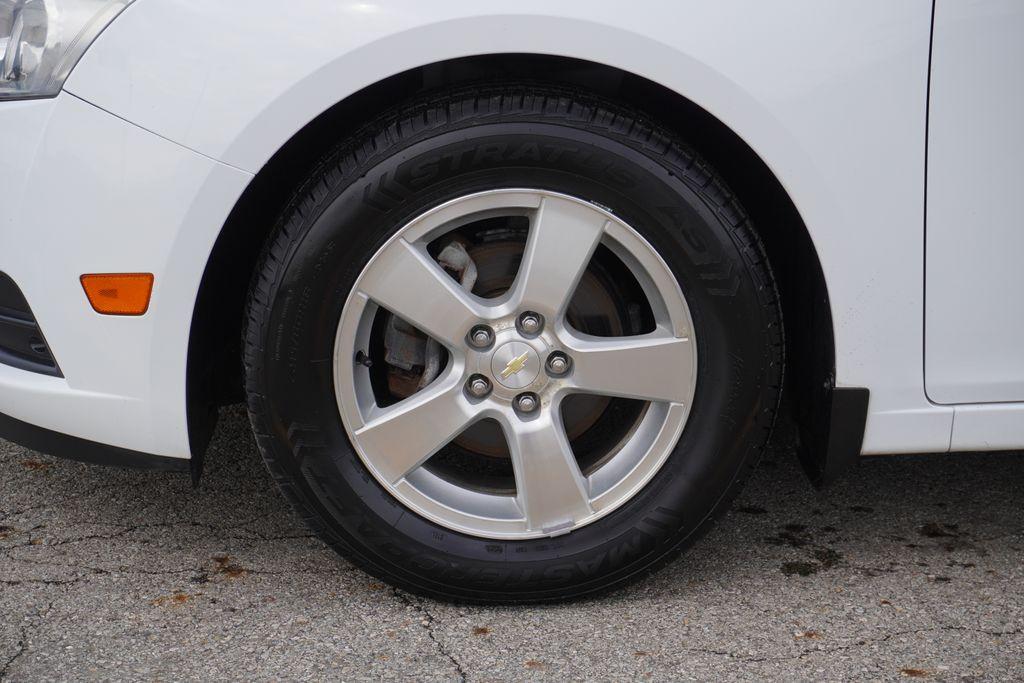 used 2014 Chevrolet Cruze car, priced at $9,900
