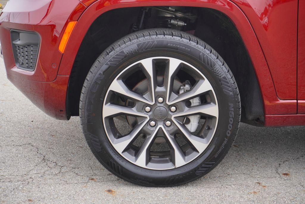 used 2023 Jeep Grand Cherokee car, priced at $39,875