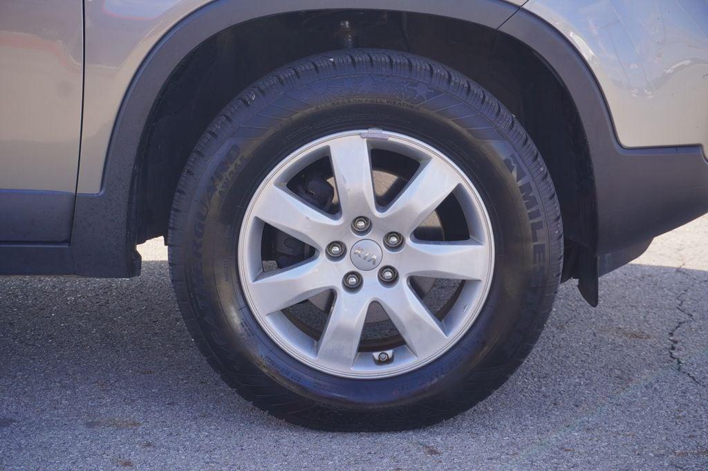 used 2013 Kia Sorento car, priced at $9,900