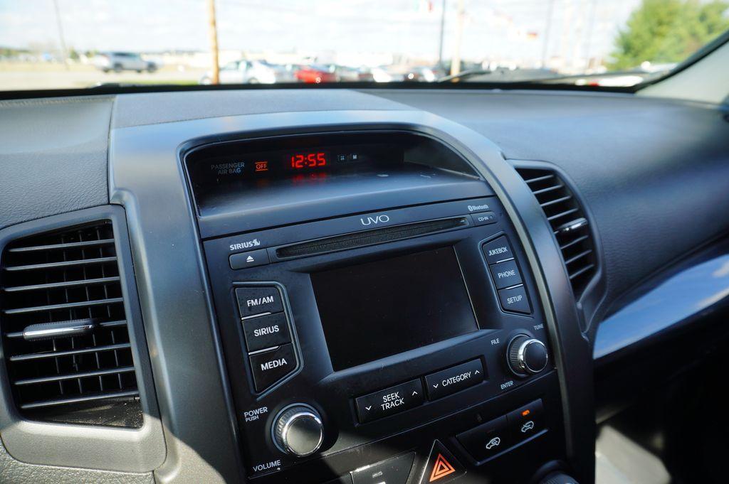 used 2013 Kia Sorento car, priced at $9,900