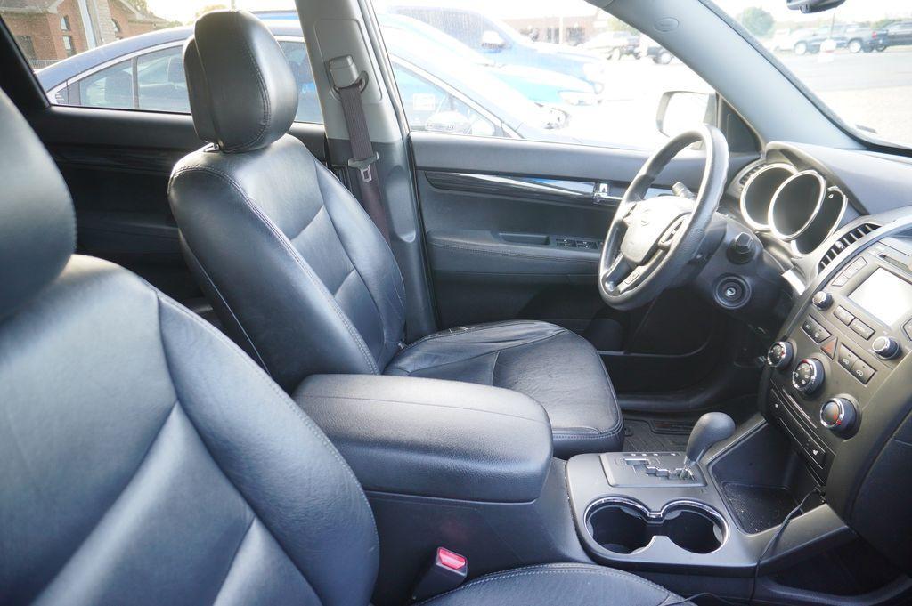 used 2013 Kia Sorento car, priced at $9,900