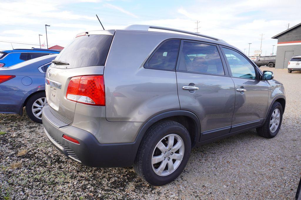 used 2013 Kia Sorento car, priced at $9,900