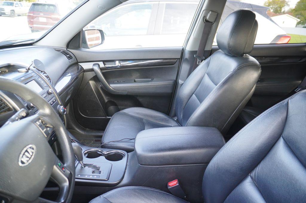 used 2013 Kia Sorento car, priced at $9,900