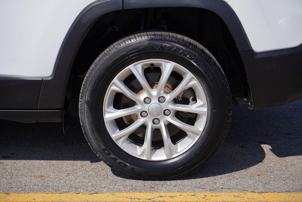 used 2020 Jeep Cherokee car, priced at $17,900