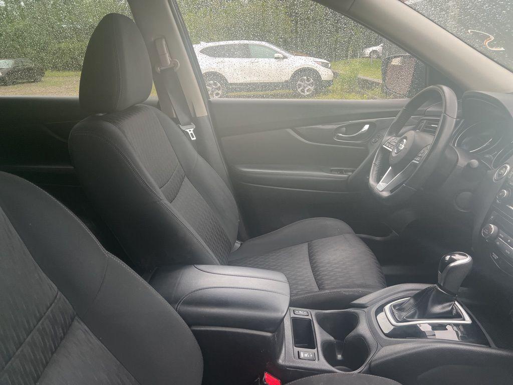 used 2018 Nissan Rogue car