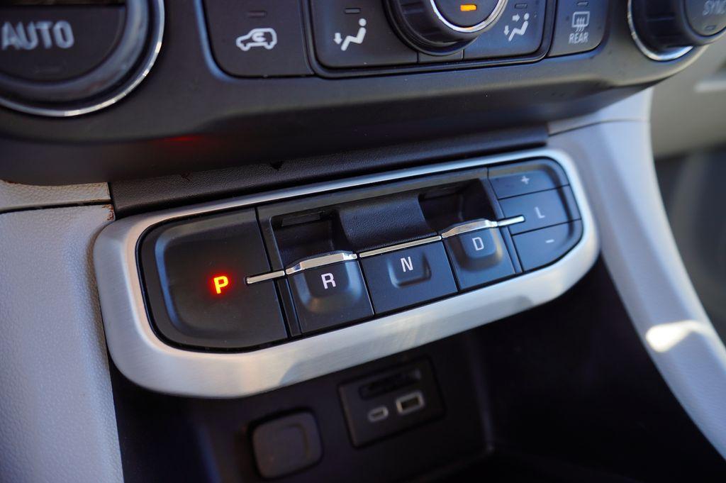 used 2023 GMC Acadia car, priced at $28,046