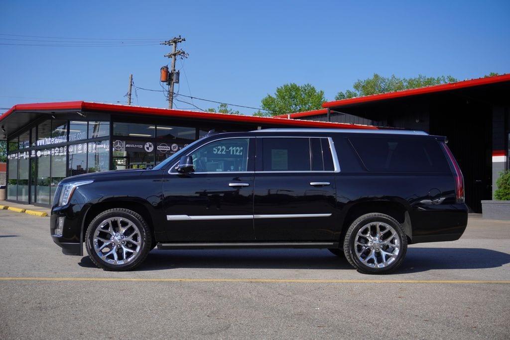 used 2019 Cadillac Escalade ESV car, priced at $35,513