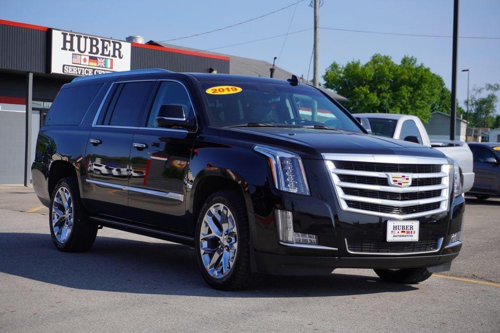 used 2019 Cadillac Escalade ESV car, priced at $35,513