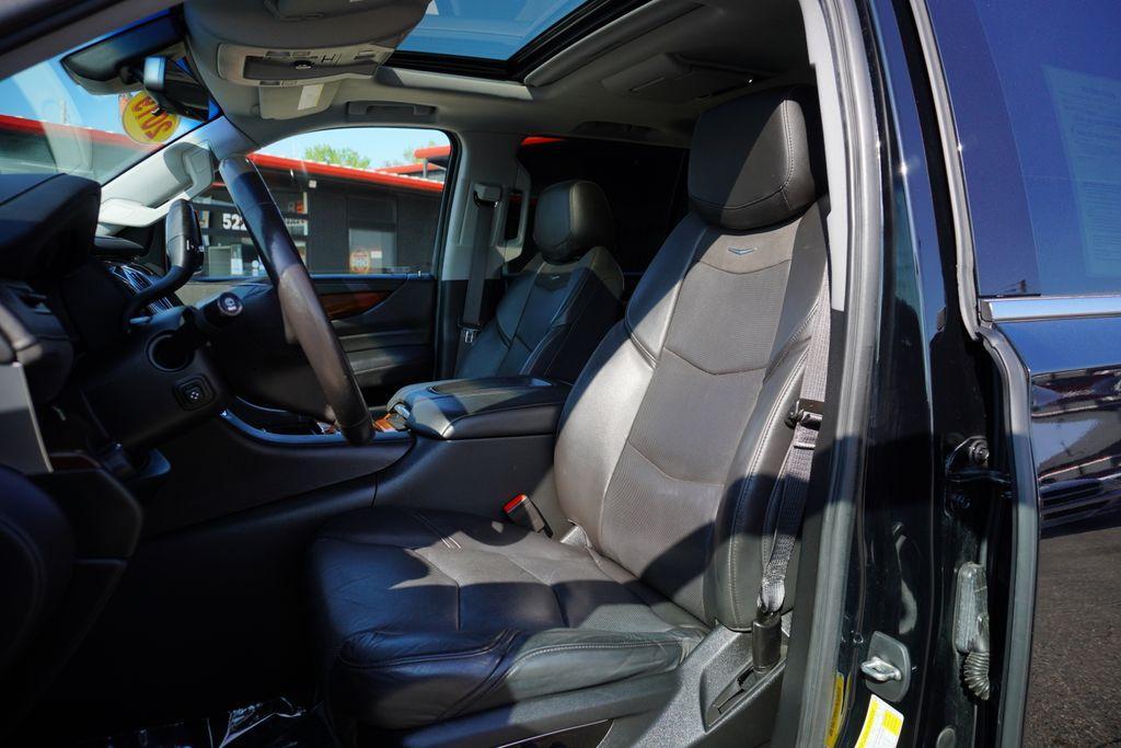 used 2019 Cadillac Escalade ESV car, priced at $33,712