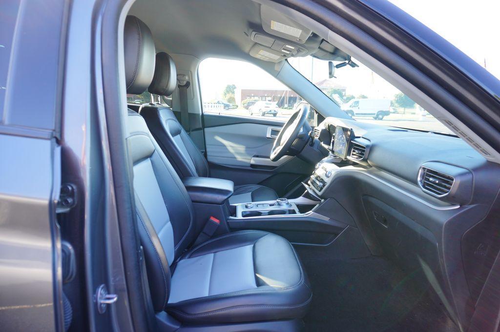 used 2023 Ford Explorer car, priced at $35,124