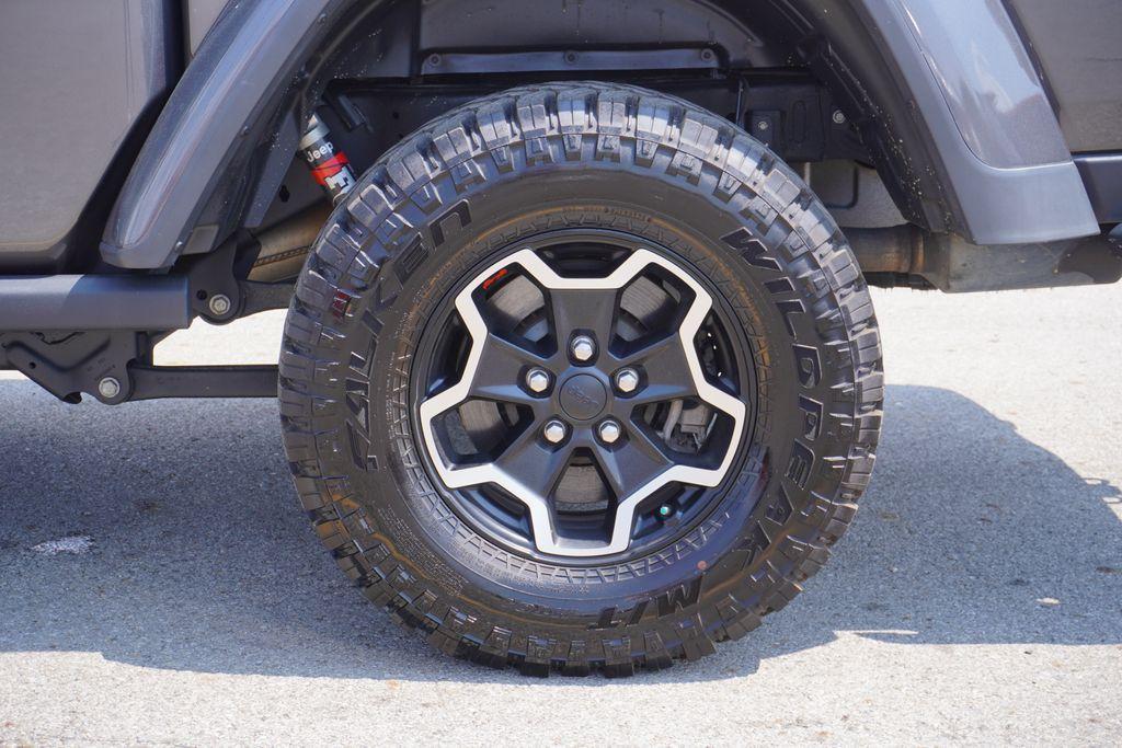 used 2020 Jeep Gladiator car, priced at $33,843