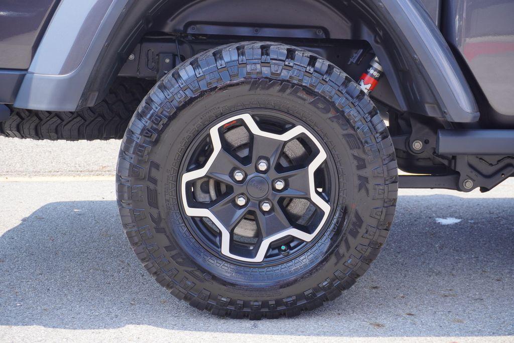 used 2020 Jeep Gladiator car, priced at $33,843