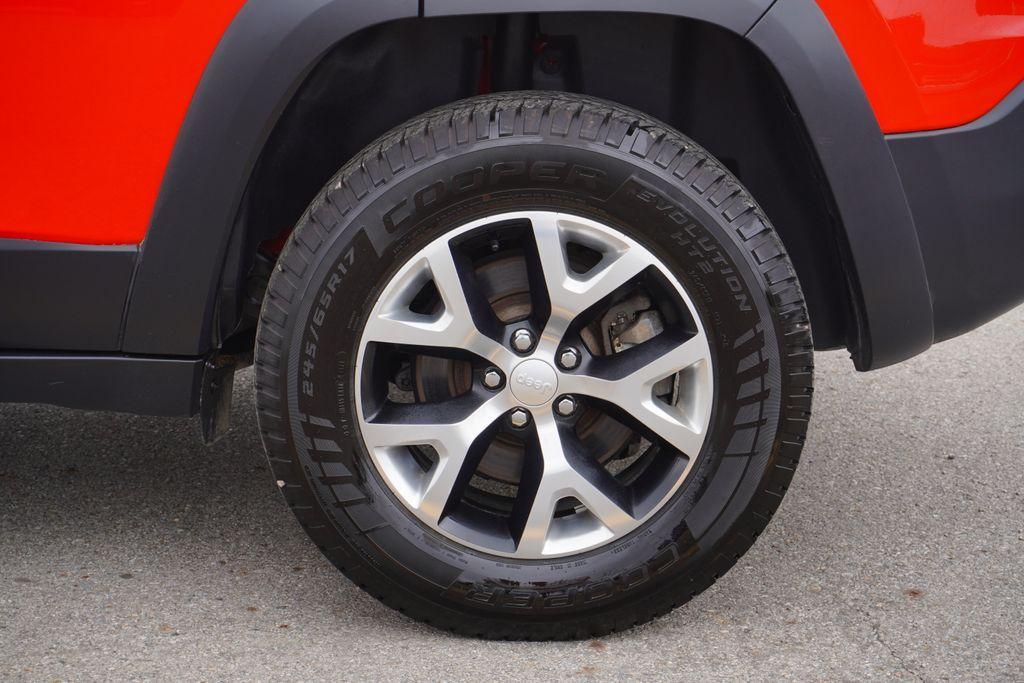 used 2017 Jeep Cherokee car, priced at $15,950
