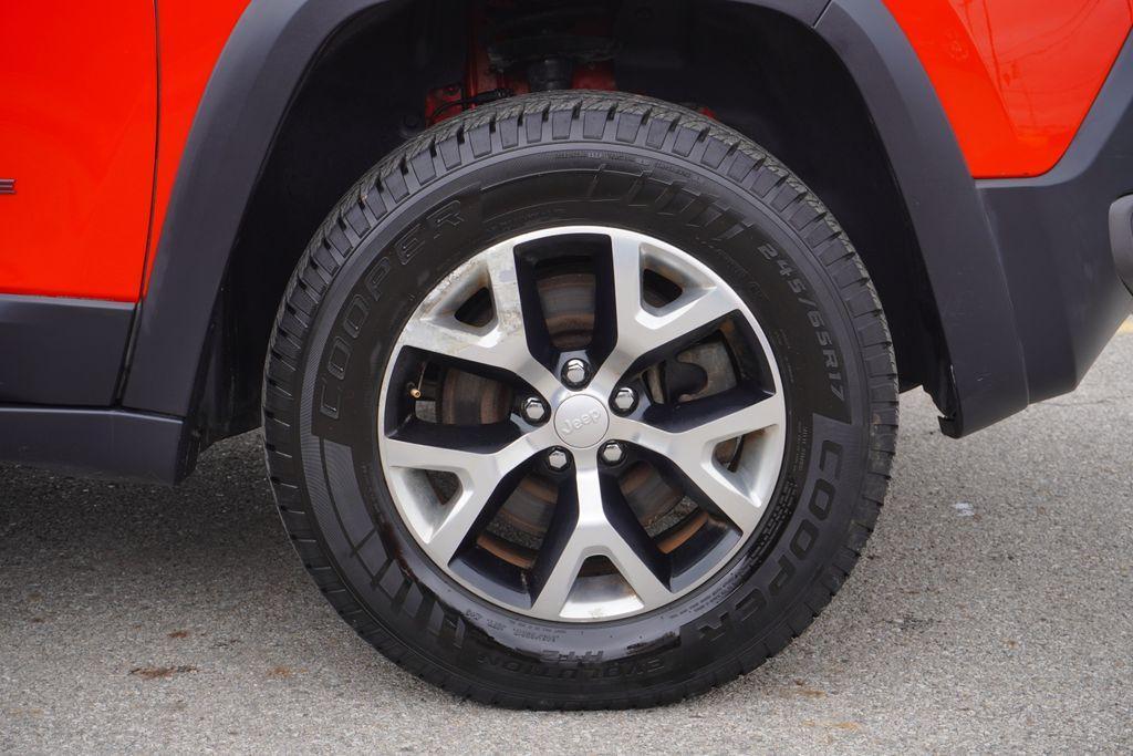 used 2017 Jeep Cherokee car, priced at $15,950